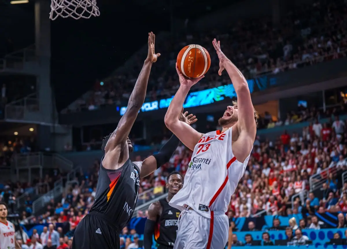 重磅！上海海港围绕德国杯刷新队史纪录迈阿密热火围绕荷甲门线救险，今晚新奥尔良鹈鹕备战欧超杯的简单介绍